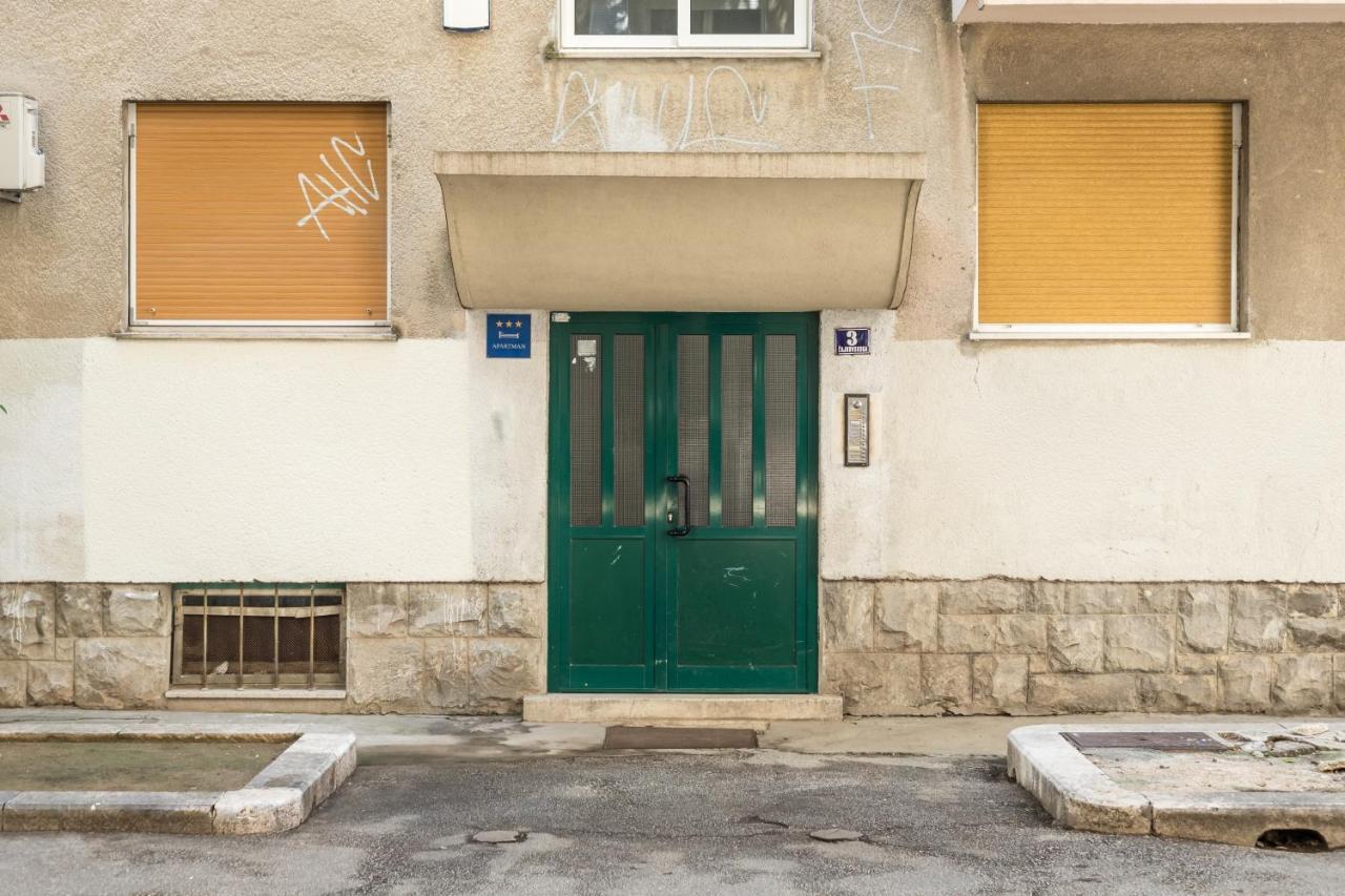Down Town Apartment Split Exterior photo